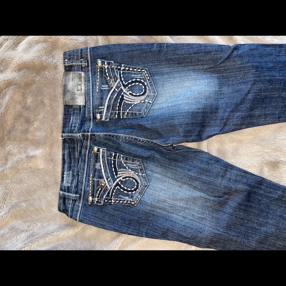 LA Idol Distressed Cropped Jeans - Picture 4 of 7